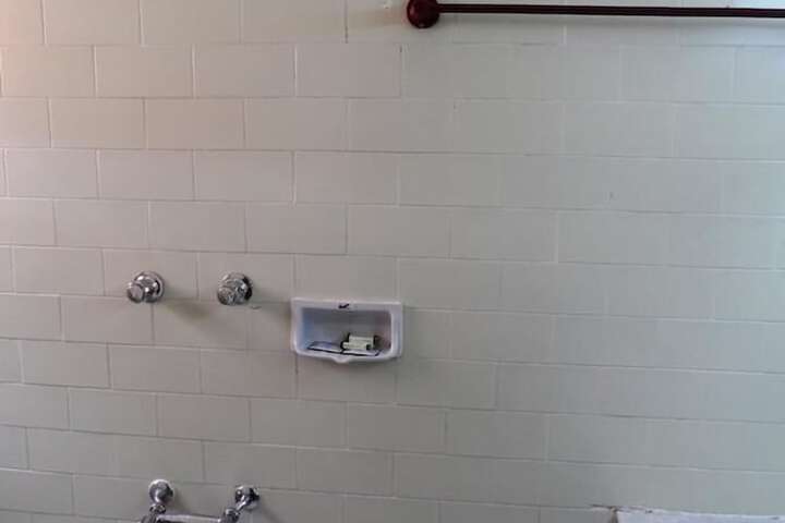 Room 16 of 24