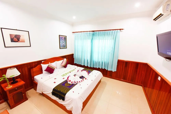 Room 4 of 26