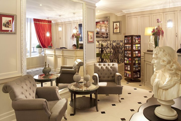 Guest Lobby