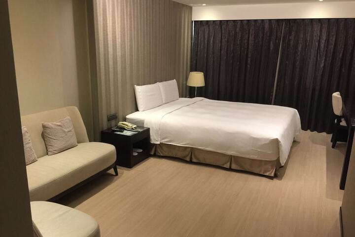 Room 2 of 49