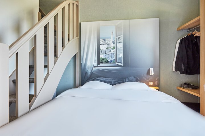 Room 10 of 47