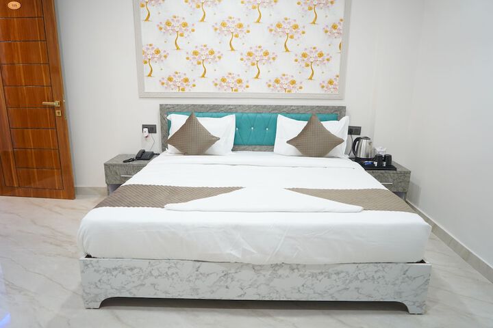 Room 9 of 22
