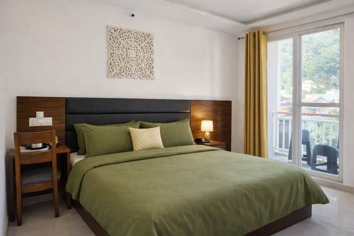 Room 15 of 28