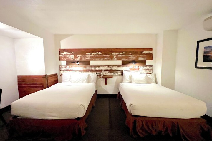 Room 8 of 26