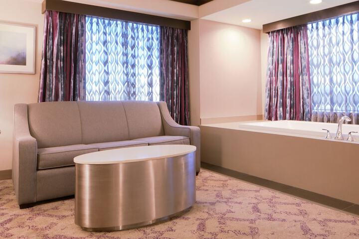 Deluxe Room 1 King (4 of 30)