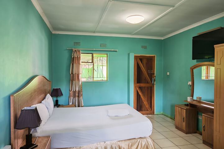 Room 5 of 7