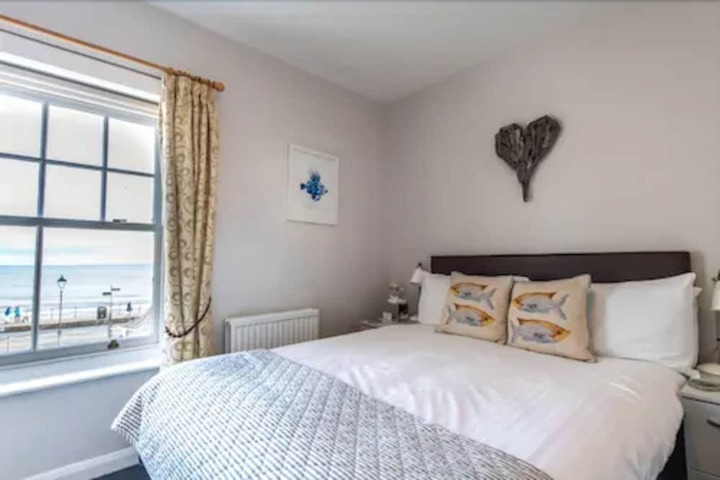 Room 10 of 71
