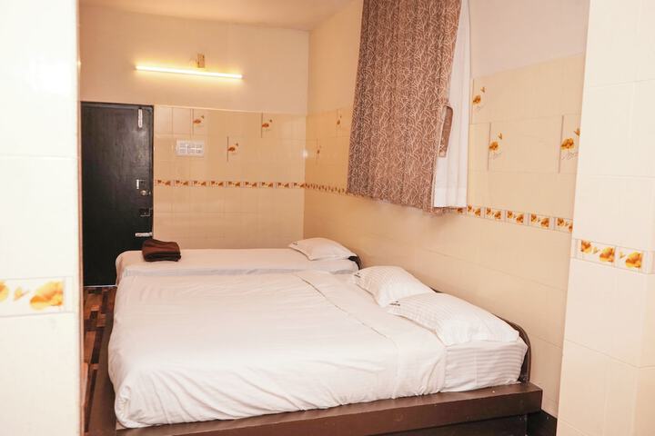 Room 5 of 34