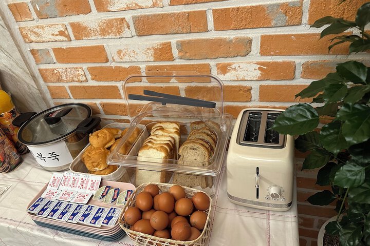 Breakfast/Coffee Service 66 of 72