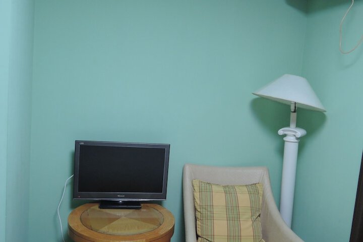 Room 26 of 100