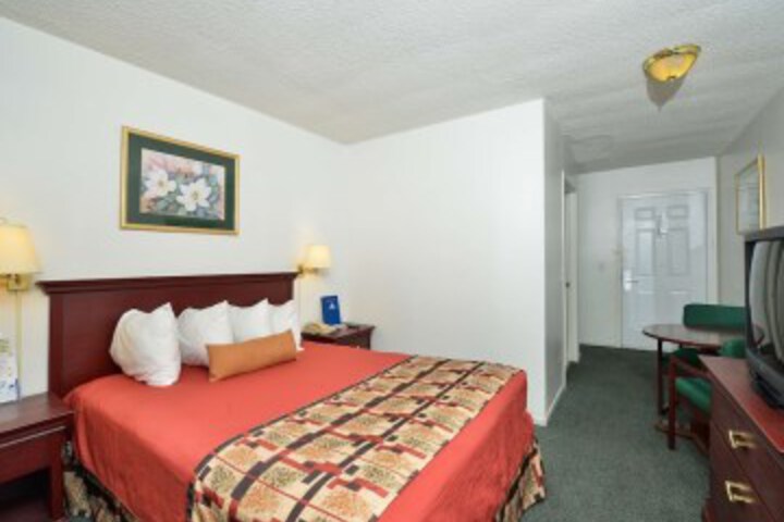 Room 10 of 22