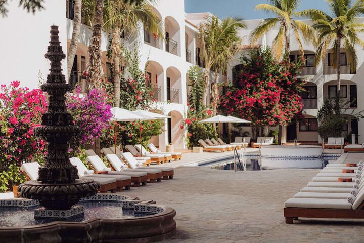 Hotel Pool