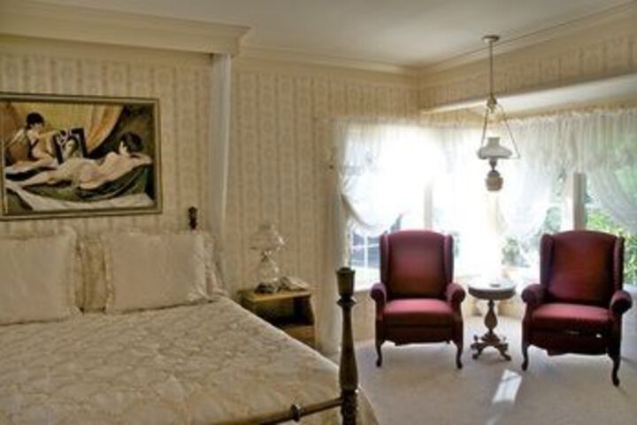 Room 17 of 24