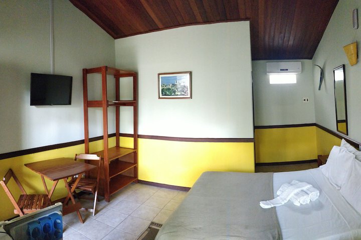 Room 13 of 40