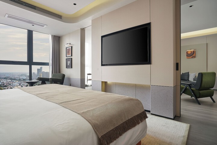 Room 49 of 96