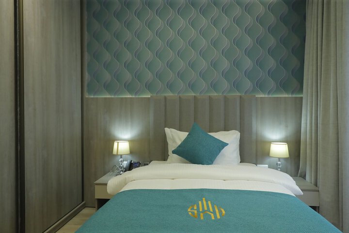 Room 12 of 42