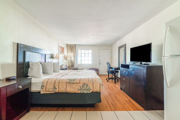 Room 43 of 87