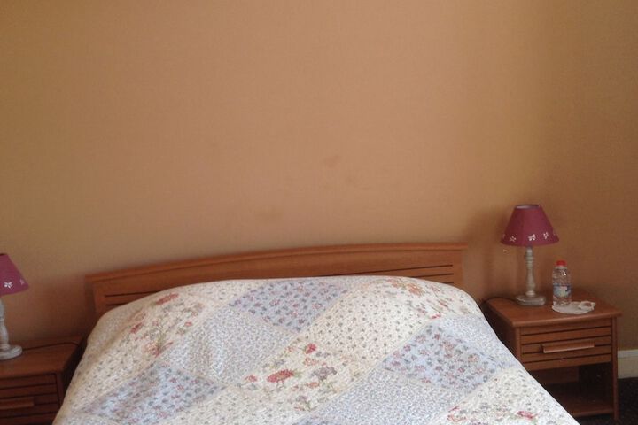 Room 5 of 12