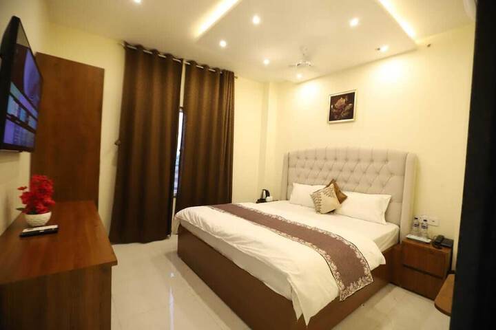 Room 5 of 53