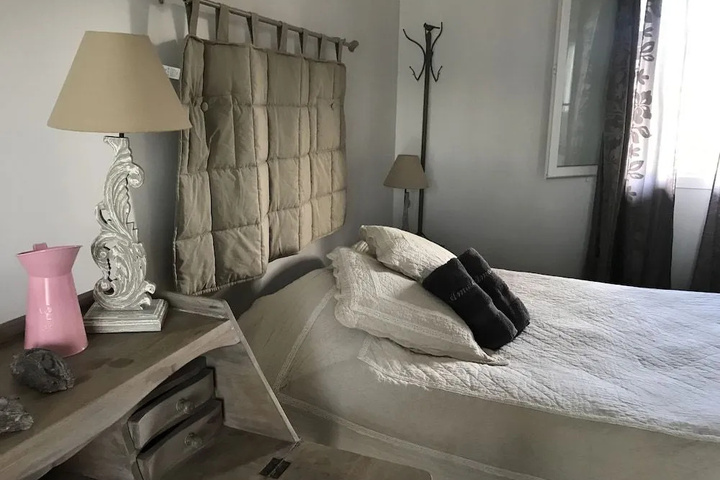 Room 3 of 16