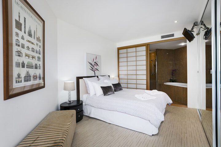 Room 19 of 319