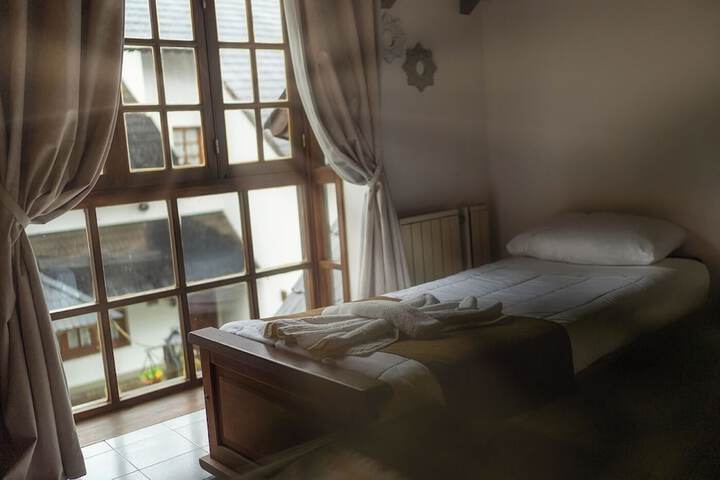 Room 17 of 36