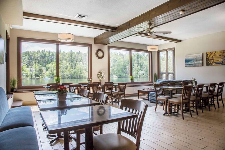 Breakfast area
