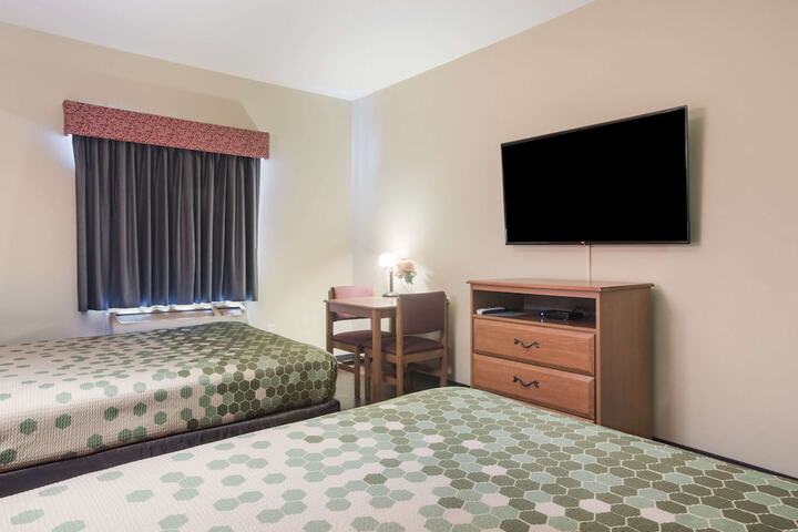 2 Queen Beds (4 of 5)