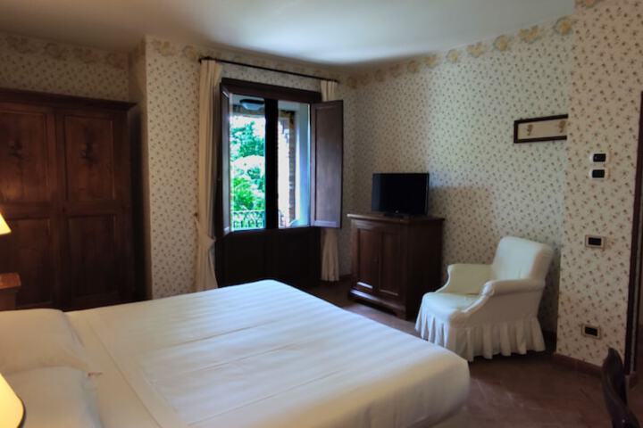Room 7 of 53