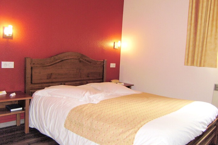 Room 4 of 55