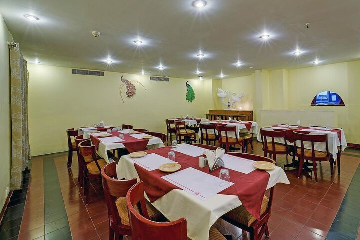 Dining 72 of 85