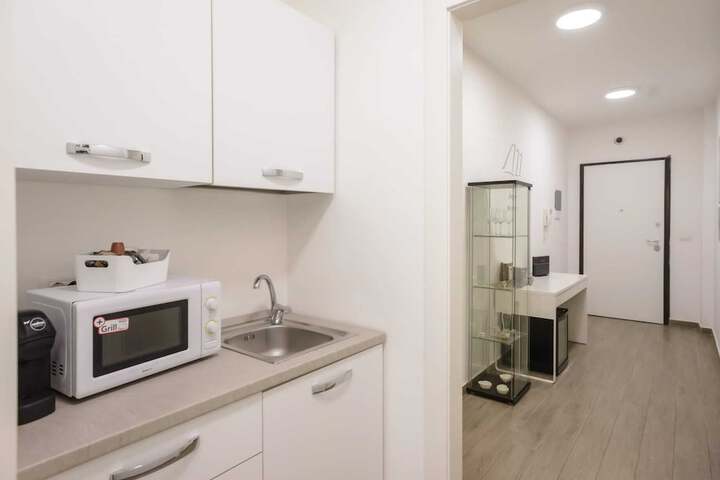 Room 4 of 17