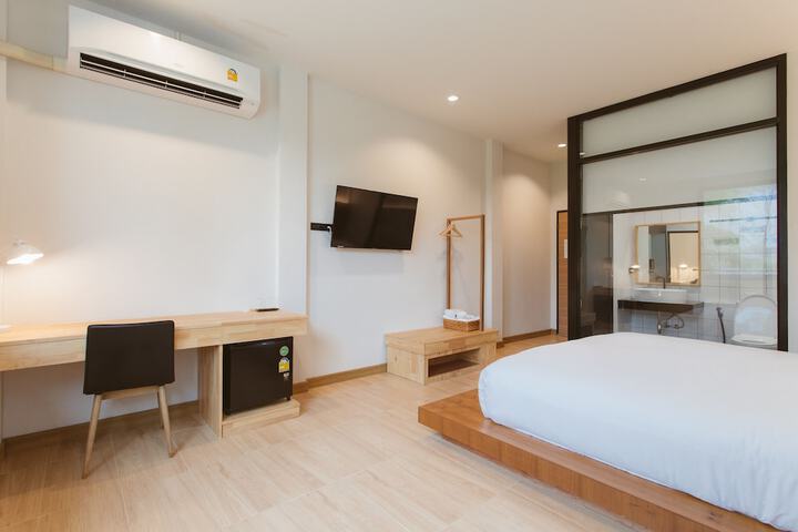 Room 42 of 103