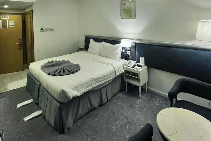 Room 28 of 59