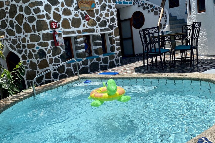 Pool 113 of 204