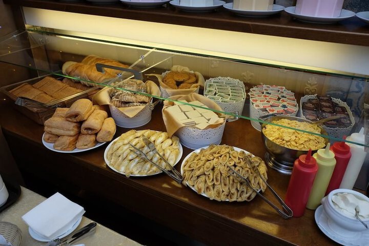 Breakfast/Coffee Service 93 of 95