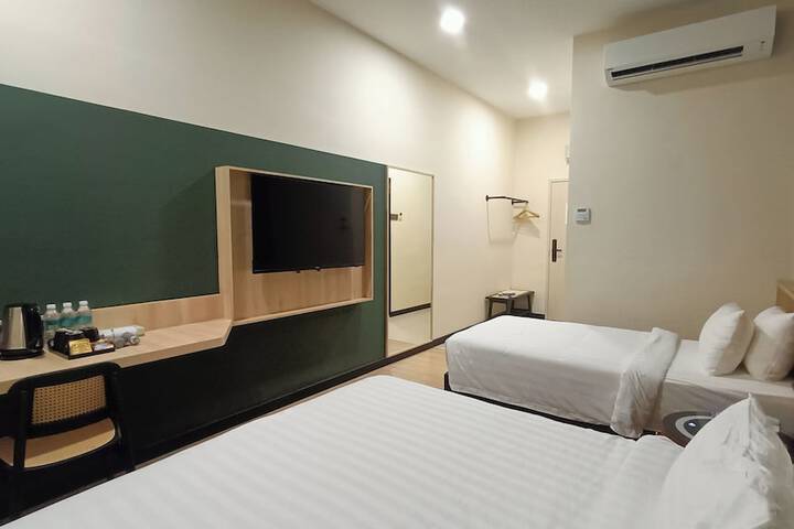 Room 19 of 35