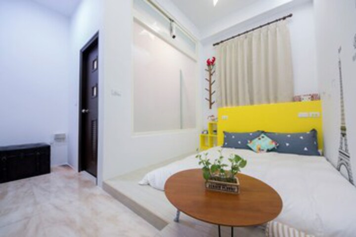 Room 16 of 19