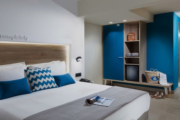 Room 6 of 52
