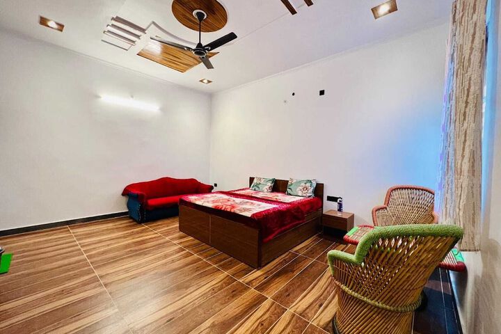 Room 2 of 13