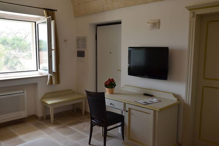 Room 17 of 46