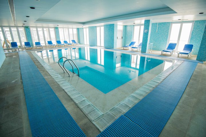 Pool 51 of 129