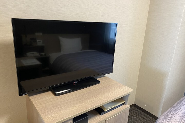 Room 8 of 32