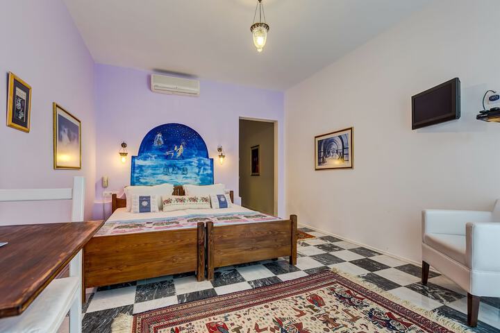 Room 7 of 47
