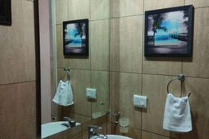 Room 2 of 20