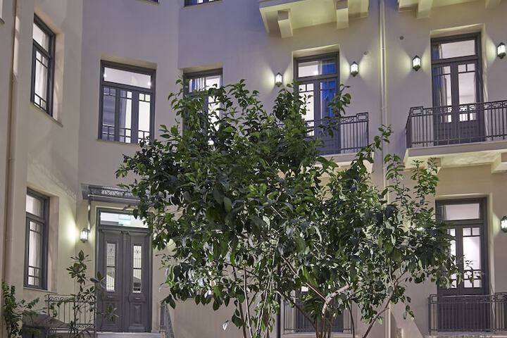 Hotel Exterior 62 of 71