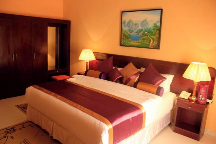 Room 10 of 30