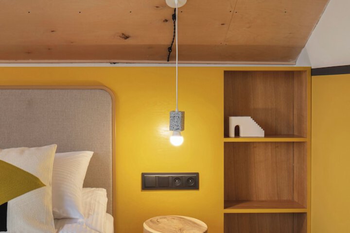 Room 10 of 40