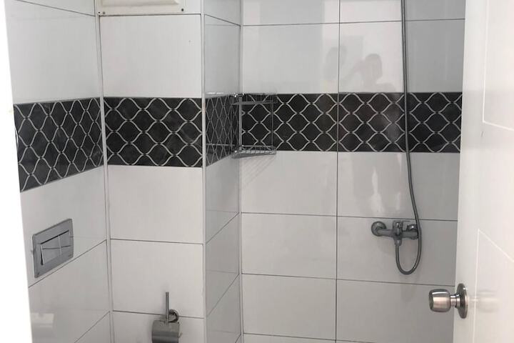 Room 10 of 38