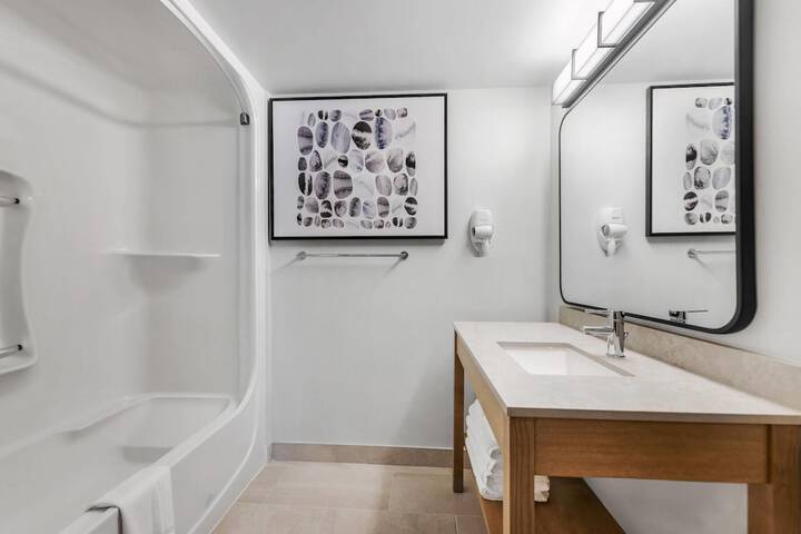 Room 42 of 57